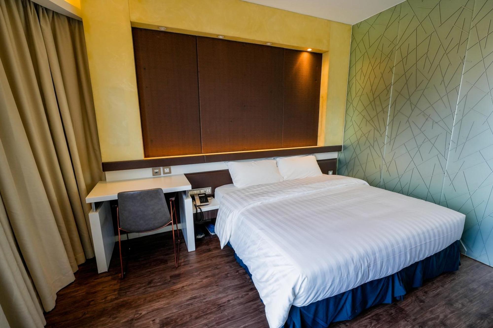 Epoch Hotel Hong Kong Exterior photo
